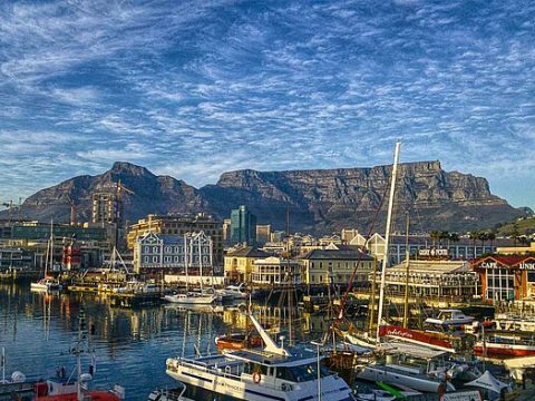 Victoria & Albert Waterfront mit dem Tafelberg